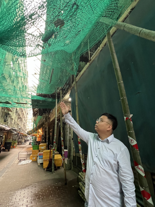 周晉輝一直關注兼善里居民的環境衞生和高空擲物問題。